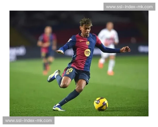 巴萨旧将托雷补时破门，马洛卡大胜献团队配合典范