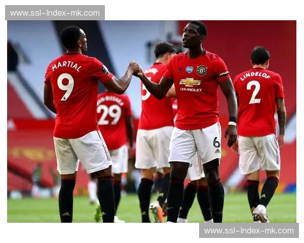 诺丁汉森林0-0闷平狼队，两队保级路上各取一分