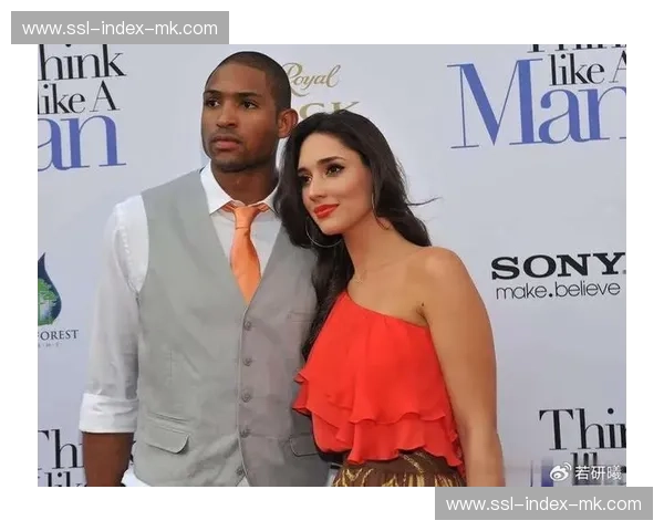 霍福德人生赢家：手握亿元合同，妻子曾是环球小姐冠军